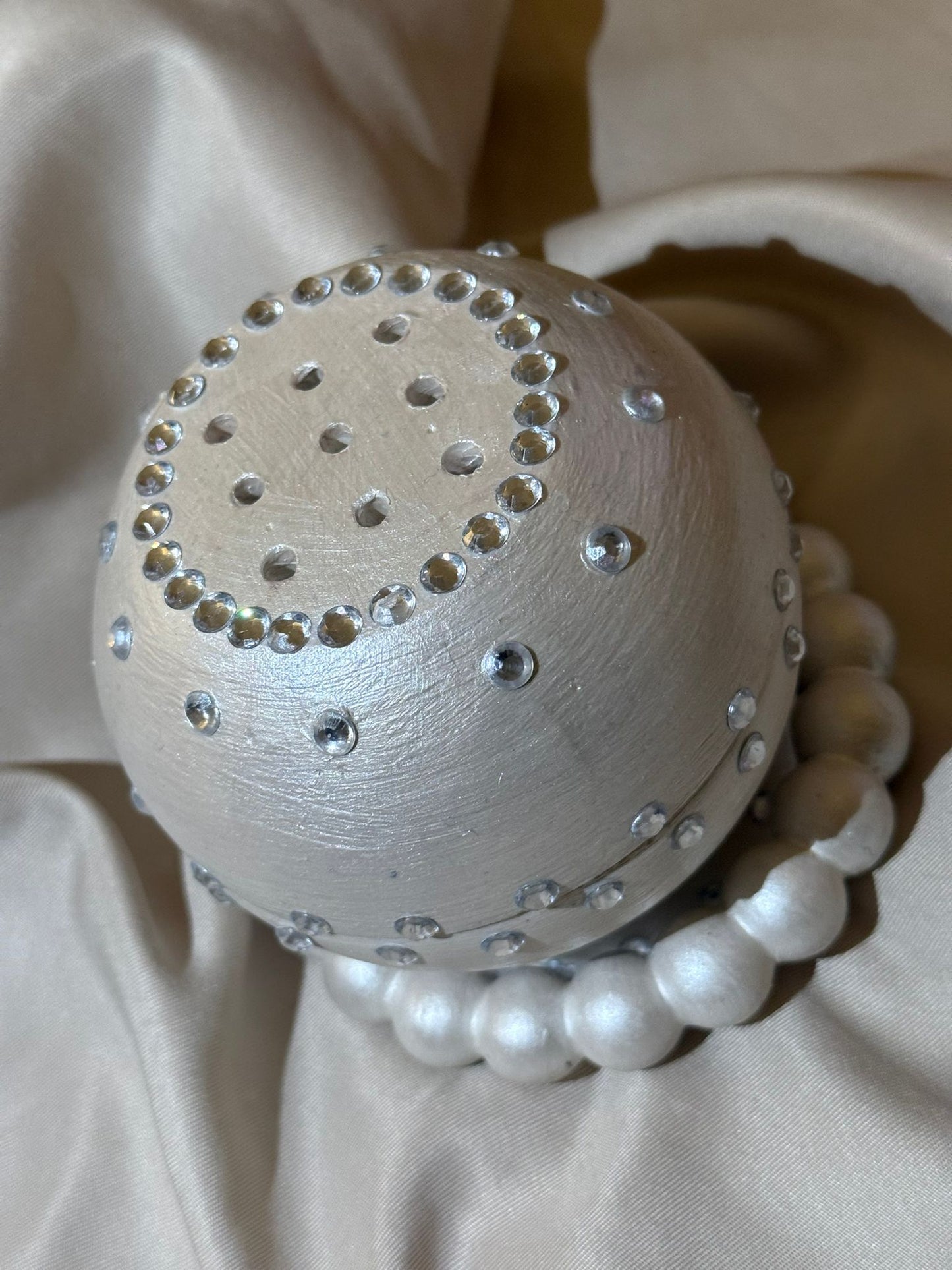 Sphère à encens :  Ensemble "Neige de cristal" (pièce vendue sans le plateau)