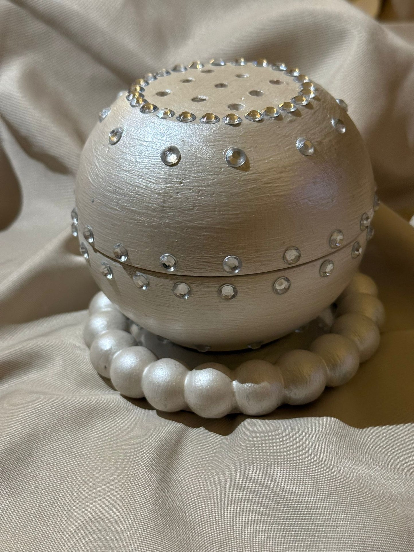 Sphère à encens :  Ensemble "Neige de cristal" (pièce vendue sans le plateau)